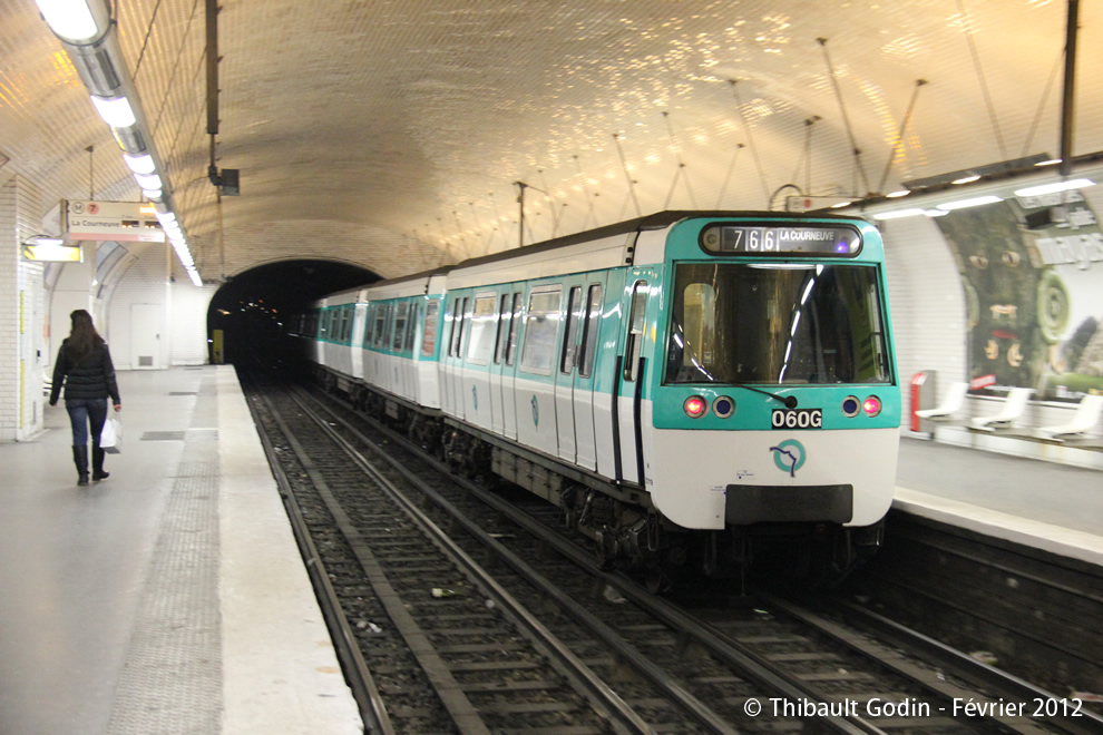 Métro 060G sur la ligne 7 (RATP) à Corentin Cariou (Paris)