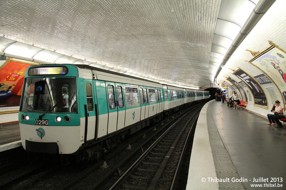 Métro 029G sur la ligne 7 (RATP) à Porte d'Italie (Paris)