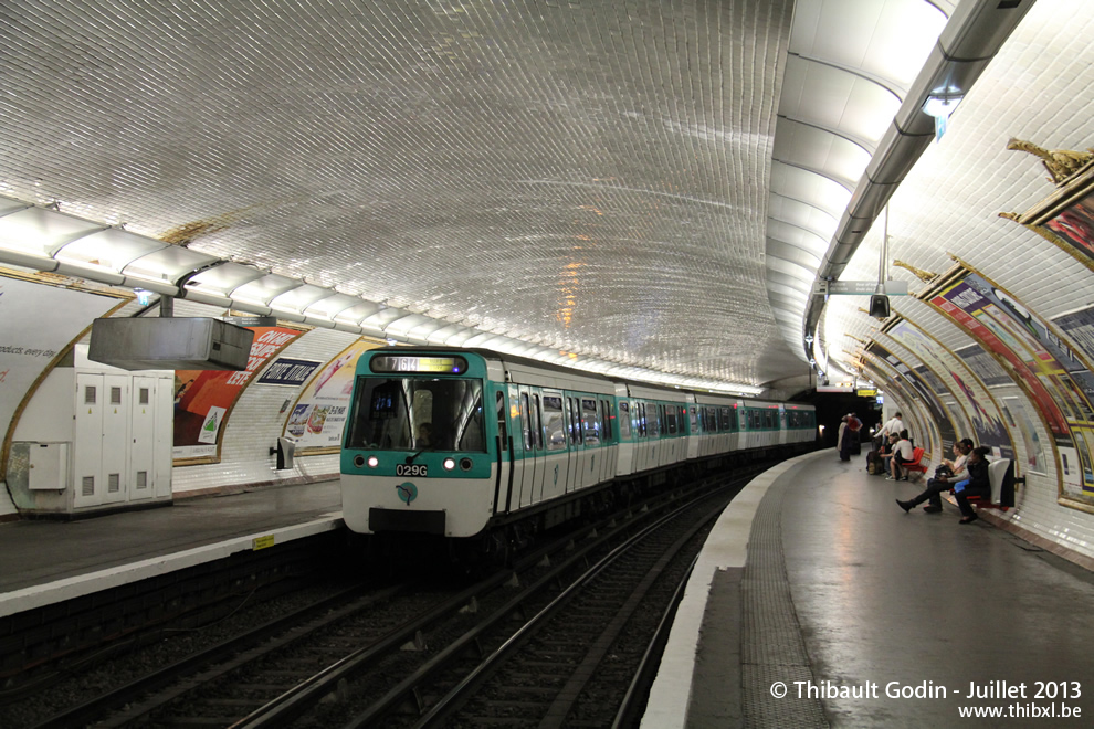 Métro 029G sur la ligne 7 (RATP) à Porte d'Italie (Paris)