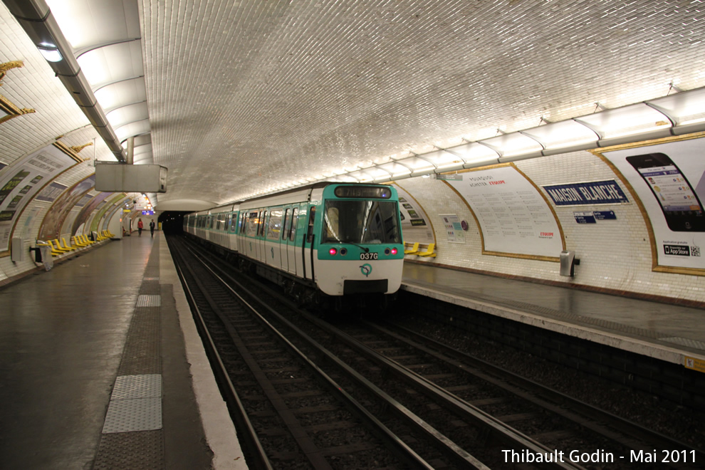 Métro 037G sur la ligne 7 (RATP) à Maison Blanche (Paris)