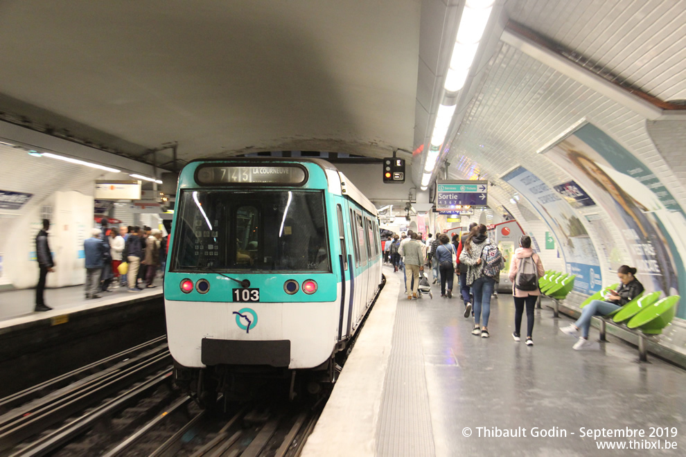 Métro 103 sur la ligne 7 (RATP) à Gare de l'Est (Paris)