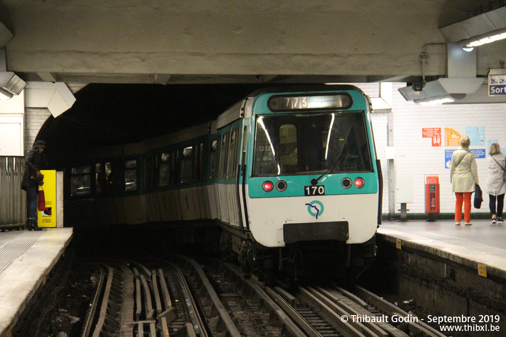 Métro 170 sur la ligne 7 (RATP) à Gare de l'Est (Paris)