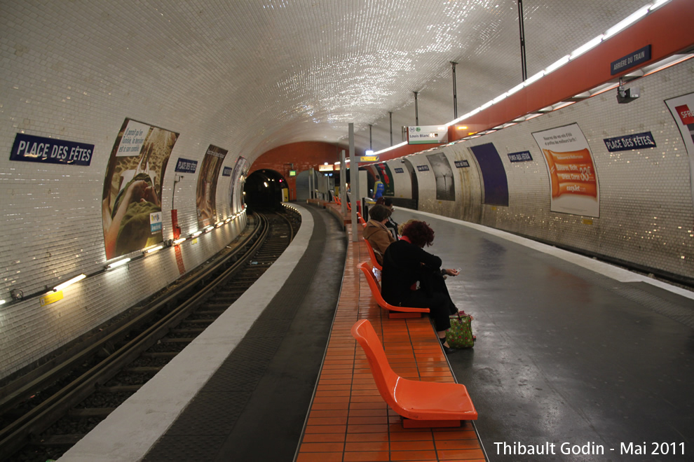 Station Place des Fêtes sur la ligne 7 bis (RATP) à Paris
