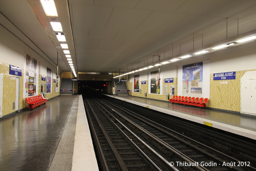 Station Maisons-Alfort - Stade sur la ligne 8 (RATP) à Maisons-Alfort