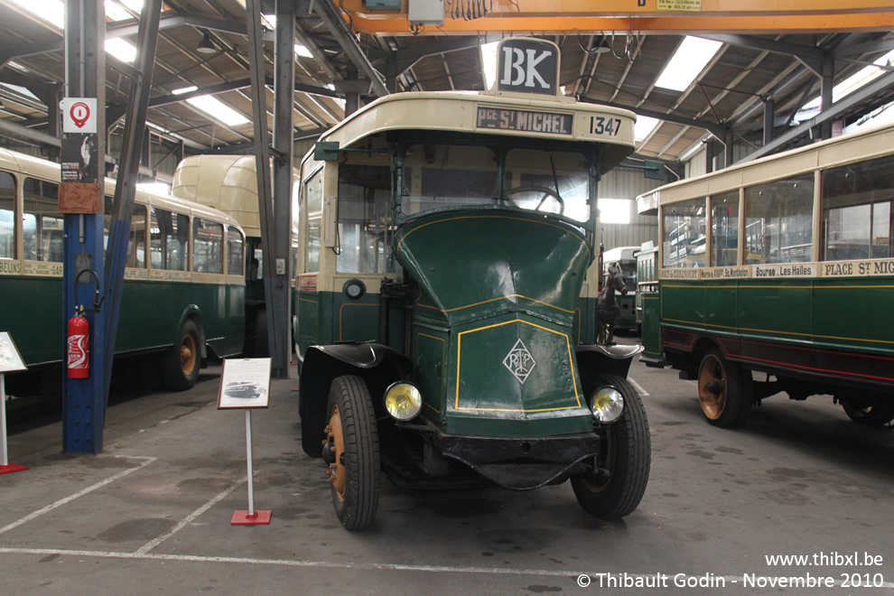 Bus 1347 au Musée des transports urbains, interurbains et ruraux (AMTUIR) à Chelles