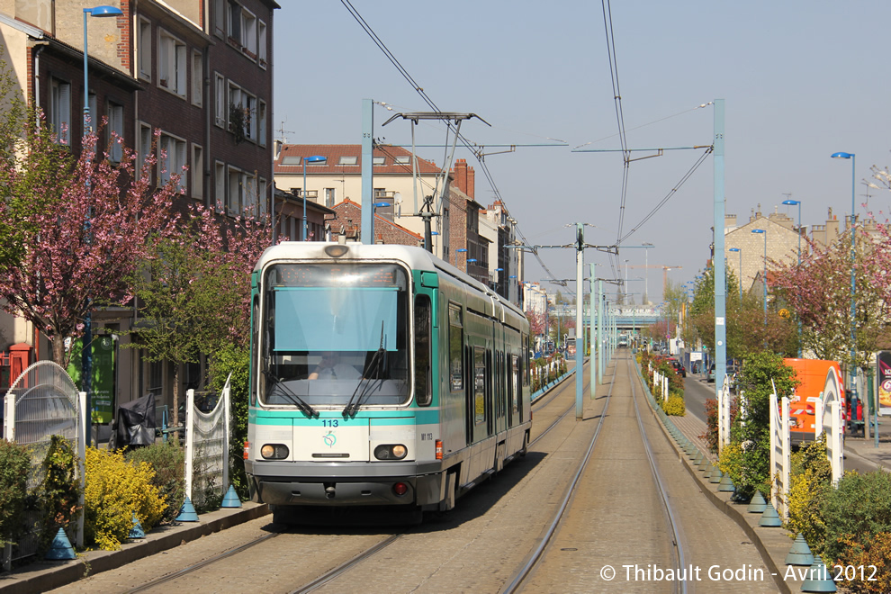 Tram 113 sur la ligne T1 (RATP) à Noisy-le-Sec