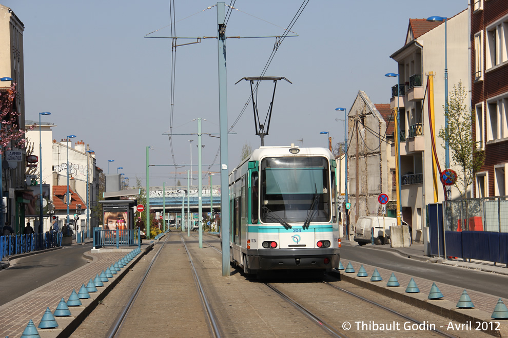 Tram 204 sur la ligne T1 (RATP) à Noisy-le-Sec