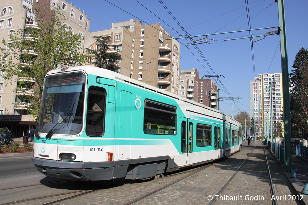 Tram 112 sur la ligne T1 (RATP) à Bobigny