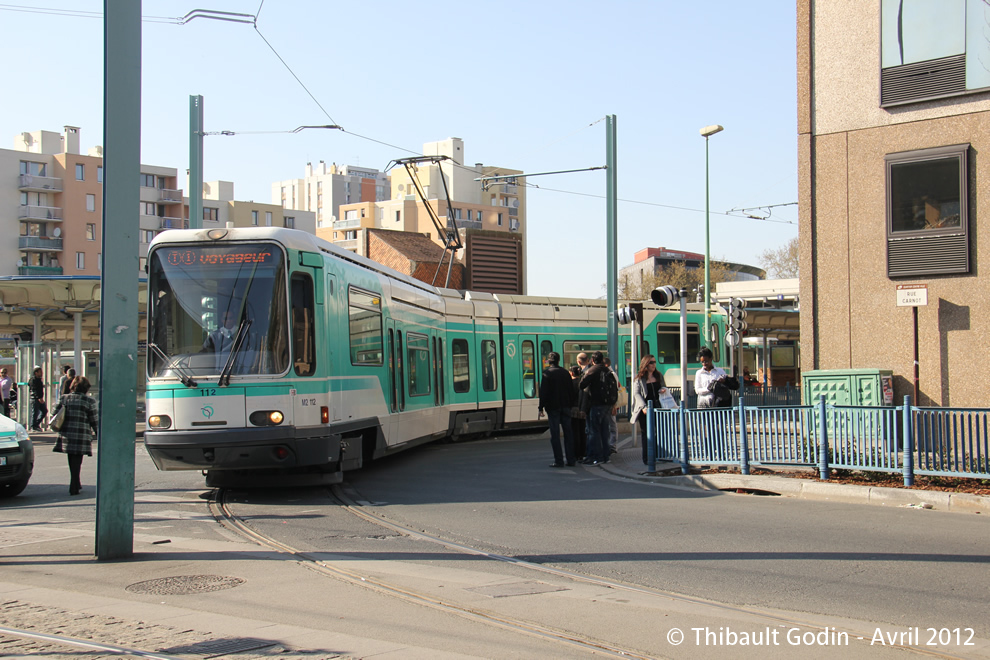 Tram 112 sur la ligne T1 (RATP) à Bobigny