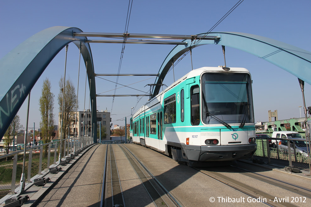 Tram 107 sur la ligne T1 (RATP) à Noisy-le-Sec