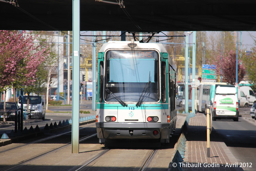 Tram 113 sur la ligne T1 (RATP) à Noisy-le-Sec