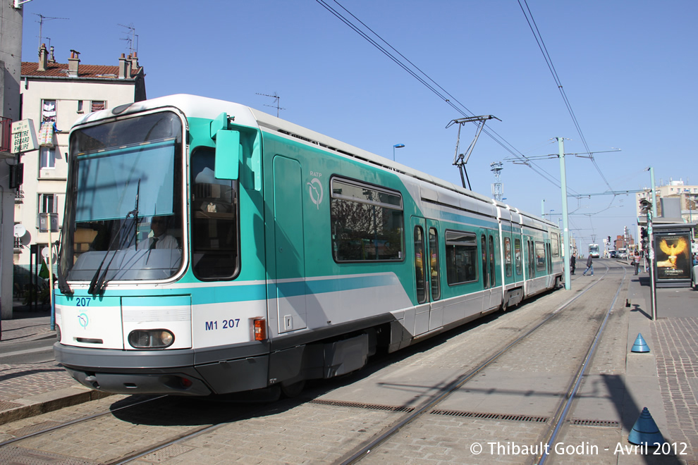 Tram 207 sur la ligne T1 (RATP) à Noisy-le-Sec