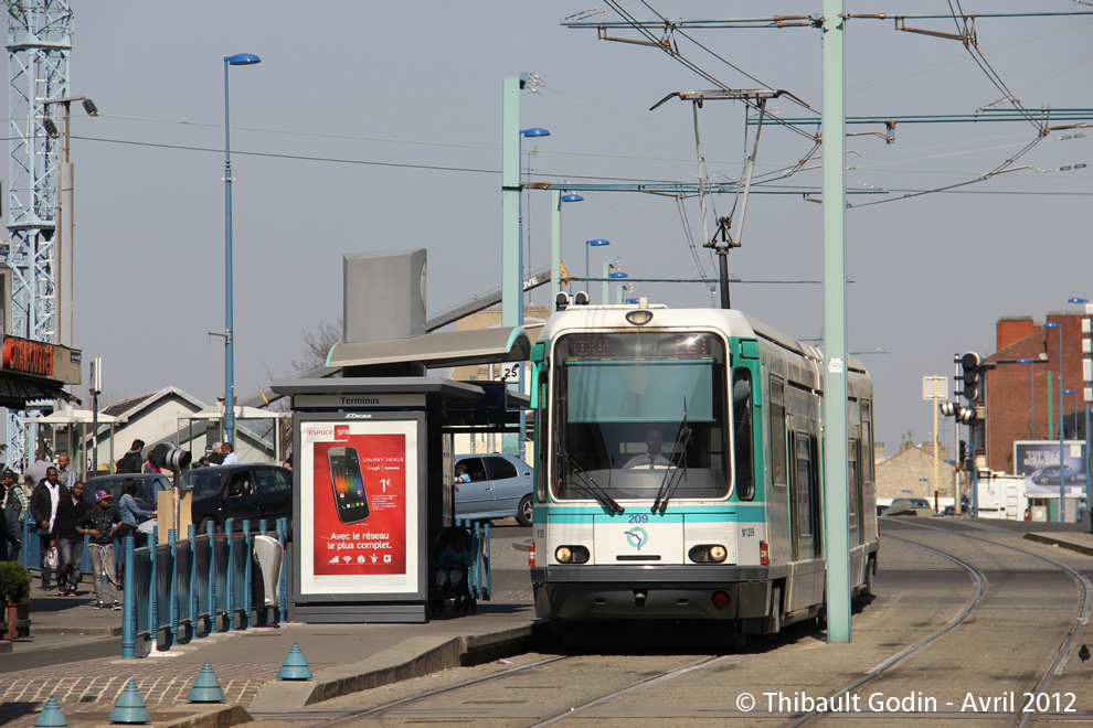 Tram 209 sur la ligne T1 (RATP) à Noisy-le-Sec