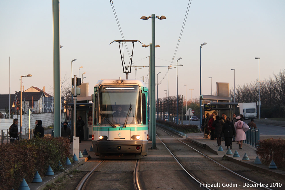 Tram 112 sur la ligne T1 (RATP) à Bobigny