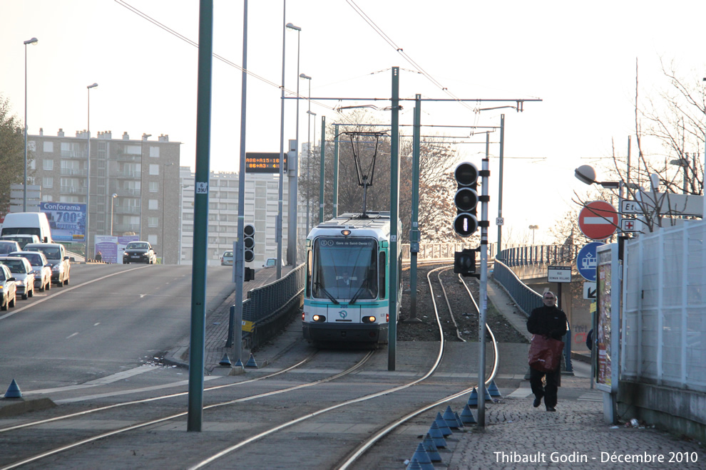 Tram 205 sur la ligne T1 (RATP) à Bobigny