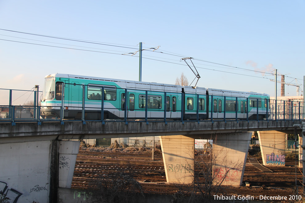 Tram 206 sur la ligne T1 (RATP) à Bobigny