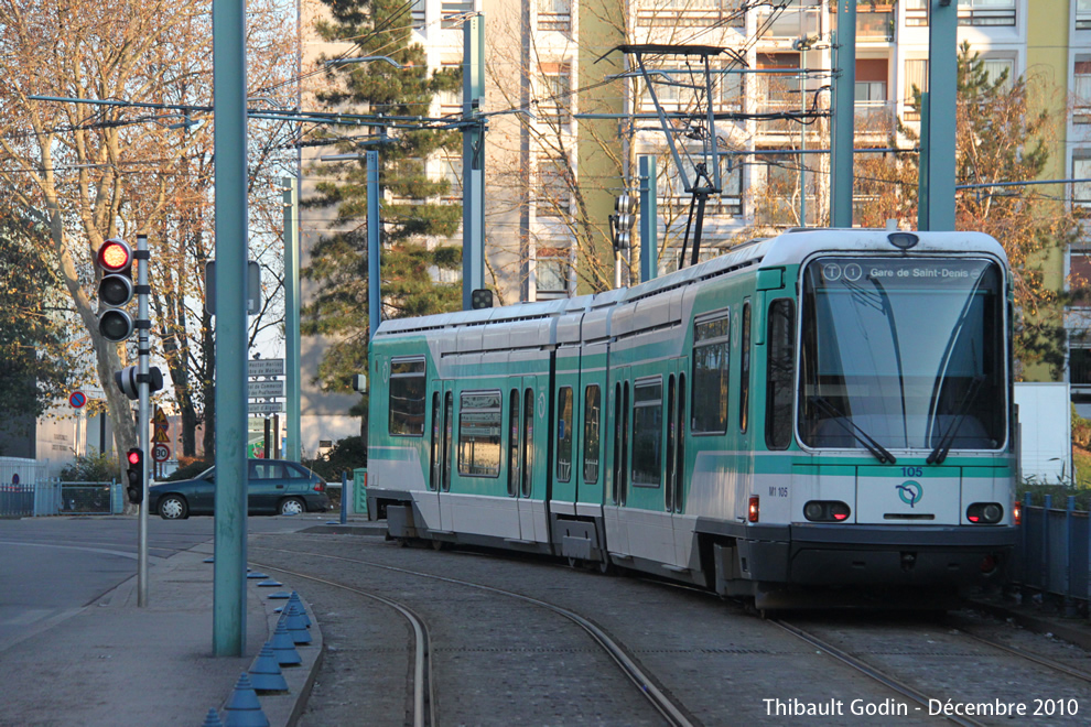 Tram 105 sur la ligne T1 (RATP) à Bobigny