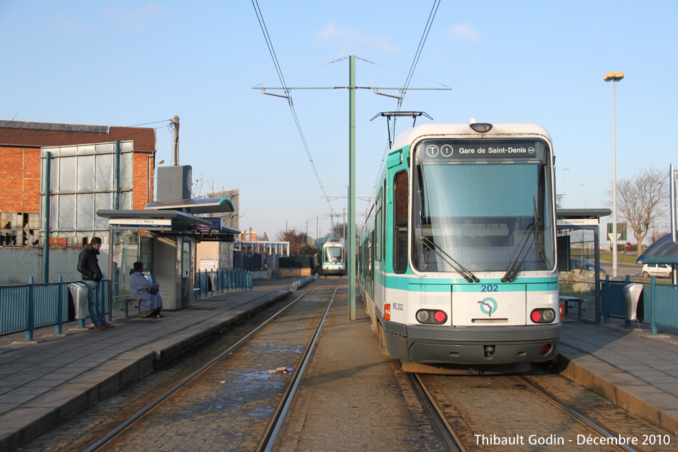 Tram 202 sur la ligne T1 (RATP) à Bobigny