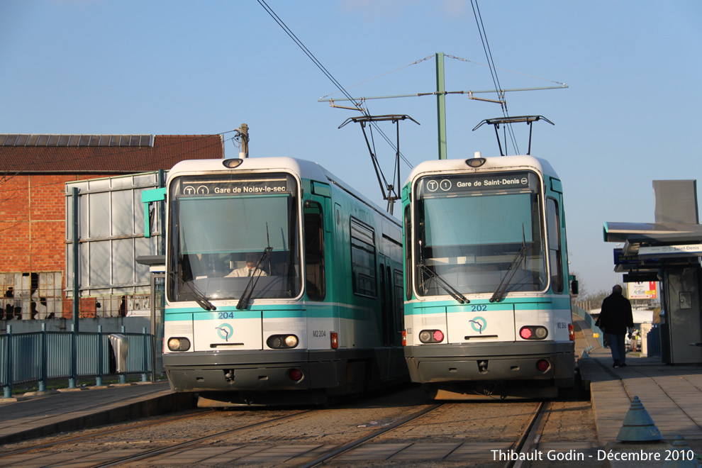 Trams 204 et 202 sur la ligne T1 (RATP) à Bobigny