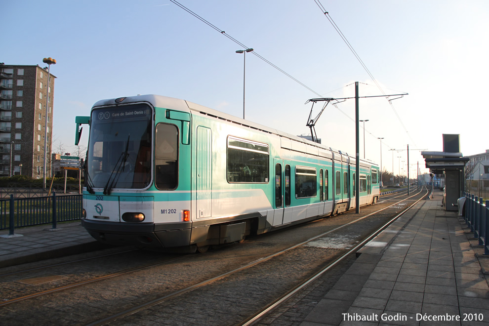 Tram 202 sur la ligne T1 (RATP) à Bobigny