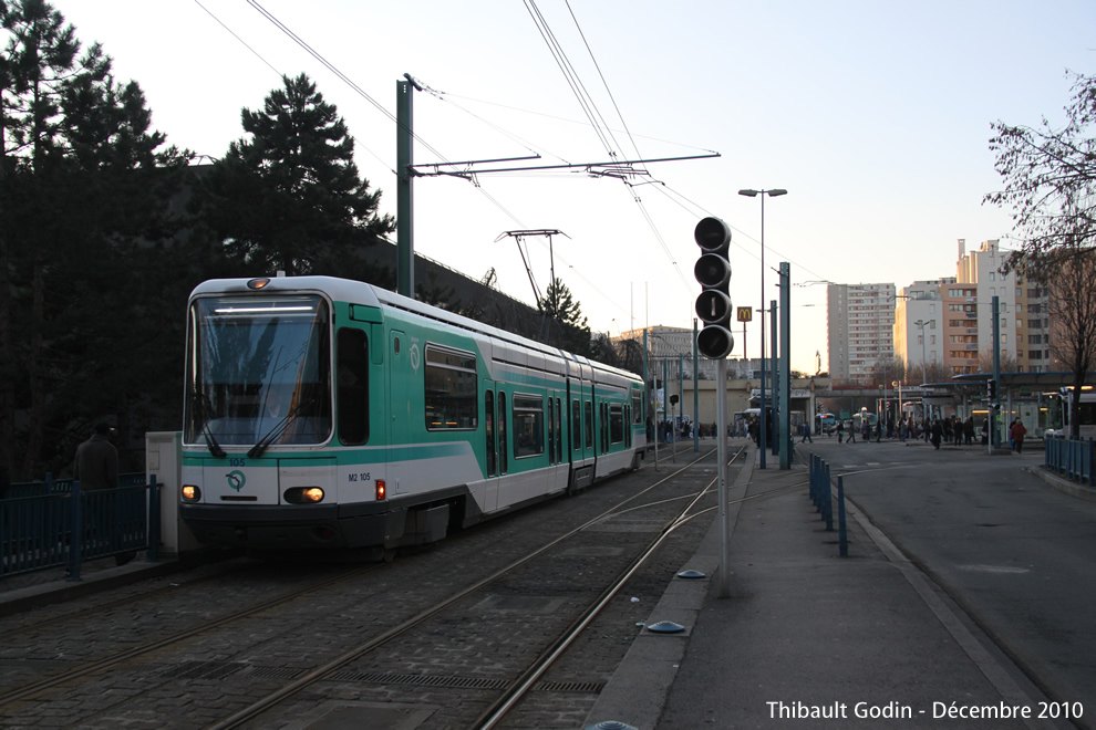 Tram 105 sur la ligne T1 (RATP) à Bobigny