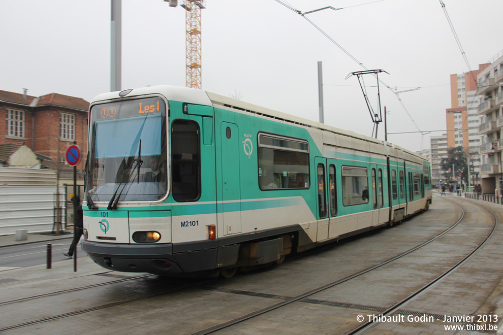 Tram 101 sur la ligne T1 (RATP) à Gennevilliers