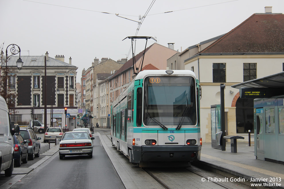 Tram 116 sur la ligne T1 (RATP) à Gennevilliers