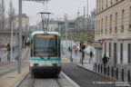 Tram 214 sur la ligne T1 (RATP) à Saint-Denis