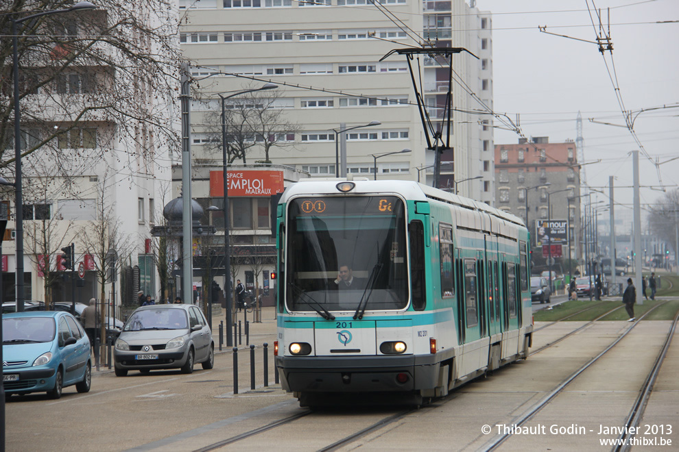 Tram 201 sur la ligne T1 (RATP) à Villeneuve-la-Garenne