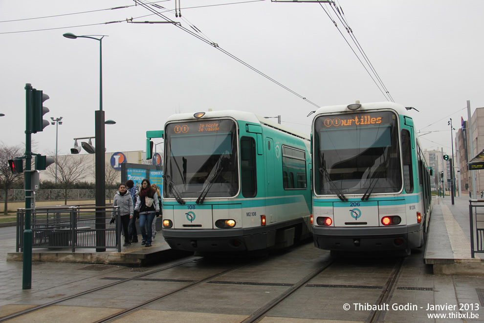 Trams 108 et 206 sur la ligne T1 (RATP) à Gennevilliers