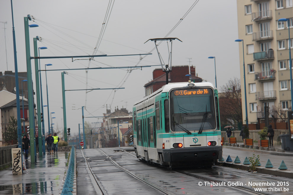 Tram 103 sur la ligne T1 (RATP) à Noisy-le-Sec