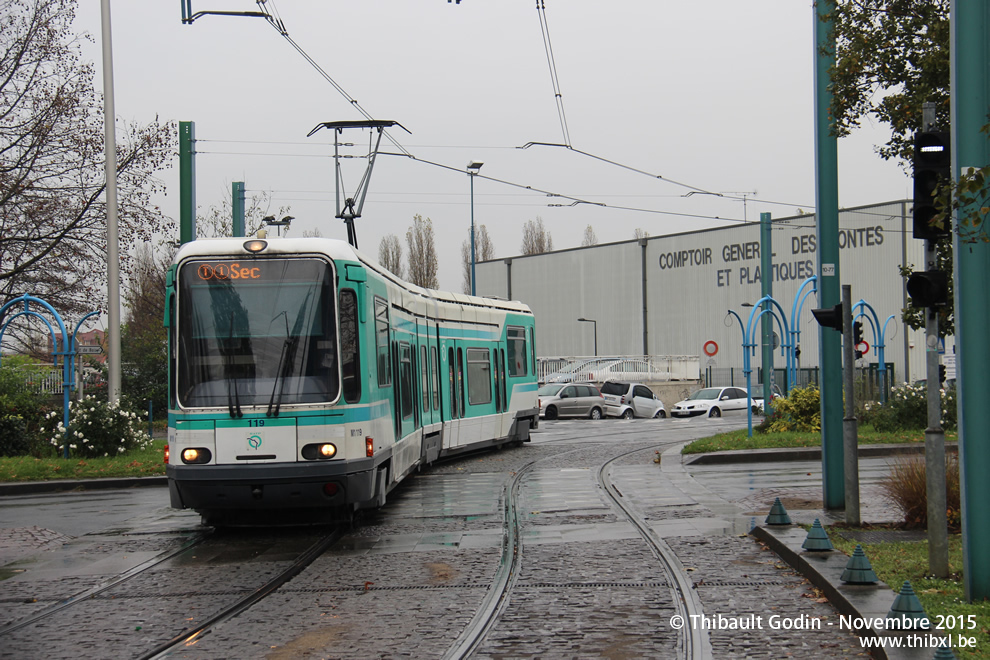 Tram 119 sur la ligne T1 (RATP) à Noisy-le-Sec