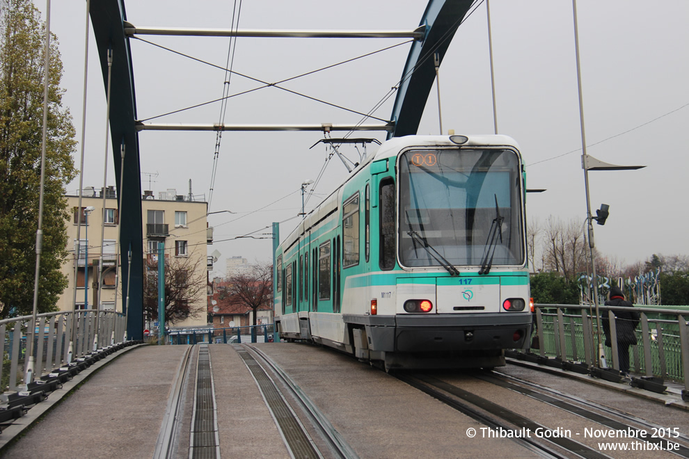 Tram 117 sur la ligne T1 (RATP) à Noisy-le-Sec