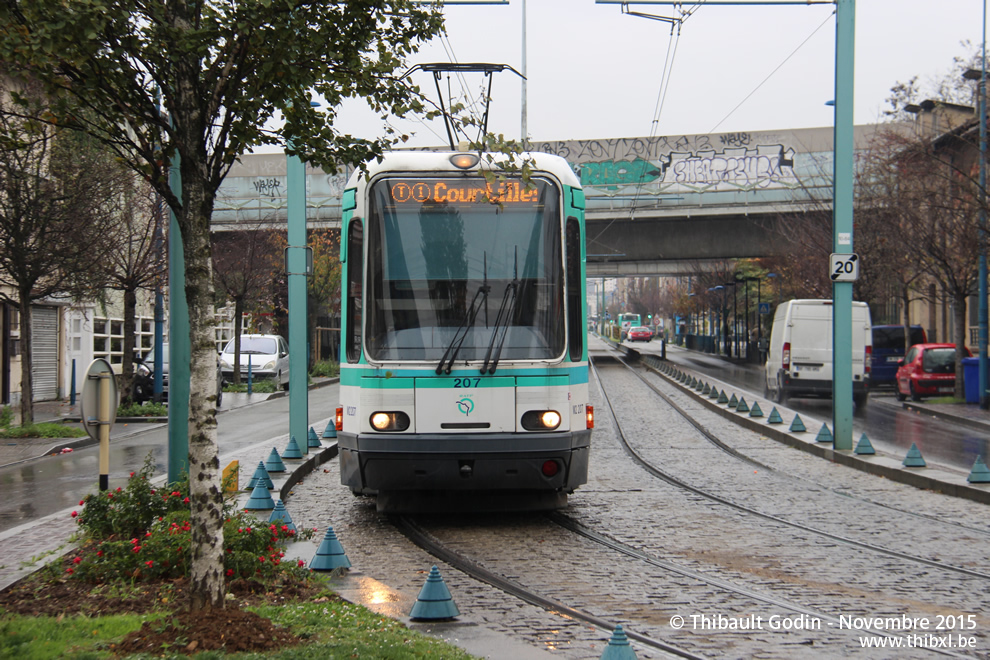 Tram 207 sur la ligne T1 (RATP) à Noisy-le-Sec