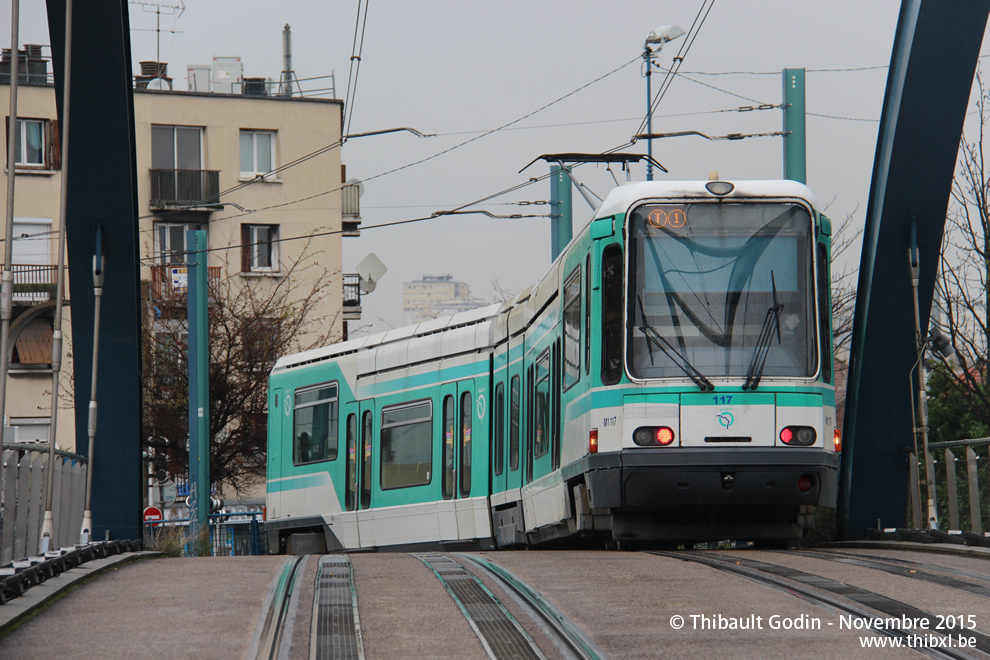 Tram 117 sur la ligne T1 (RATP) à Noisy-le-Sec