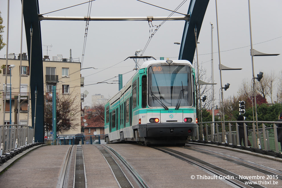 Tram 117 sur la ligne T1 (RATP) à Noisy-le-Sec