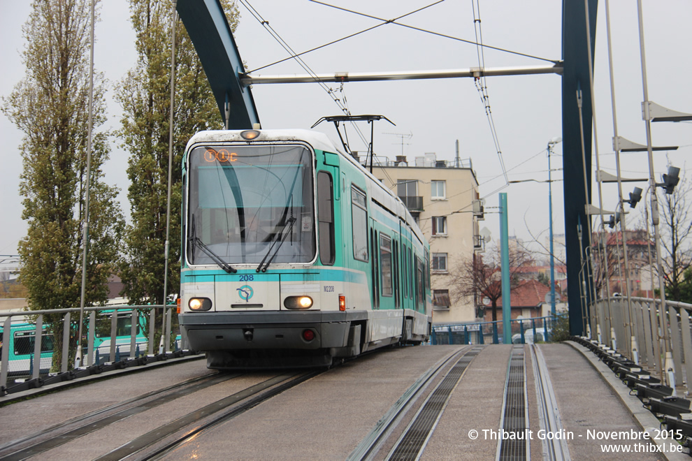 Tram 208 sur la ligne T1 (RATP) à Noisy-le-Sec