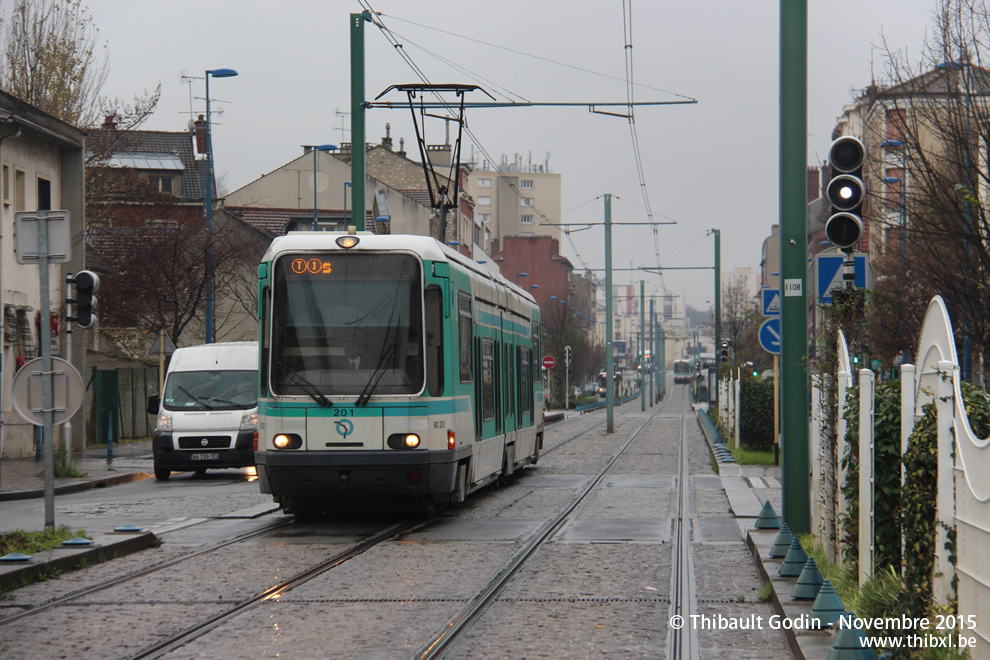 Tram 201 sur la ligne T1 (RATP) à Noisy-le-Sec