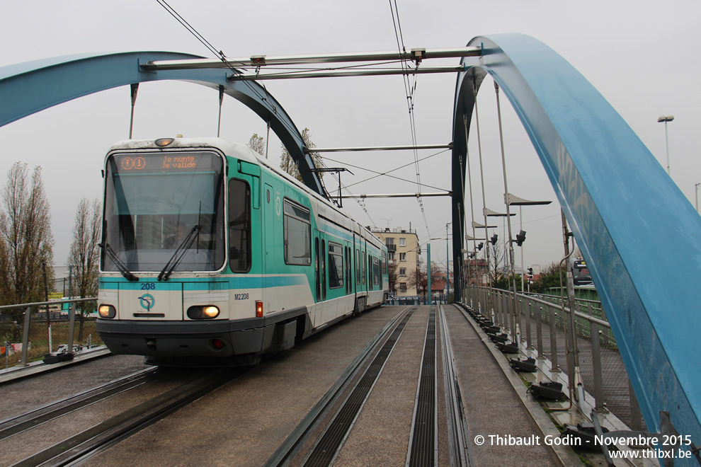 Tram 208 sur la ligne T1 (RATP) à Noisy-le-Sec