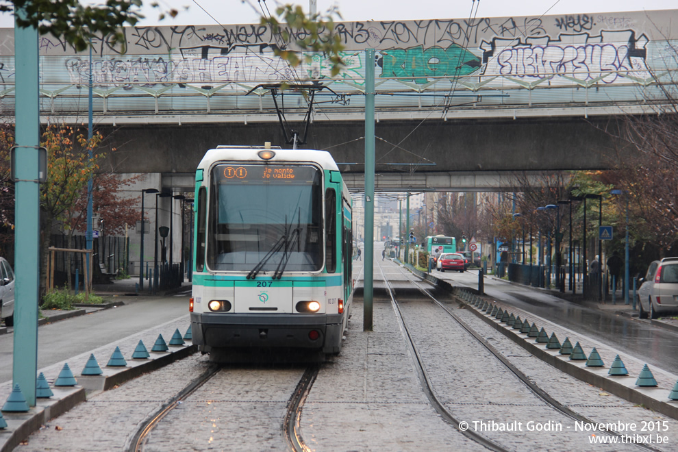 Tram 207 sur la ligne T1 (RATP) à Noisy-le-Sec