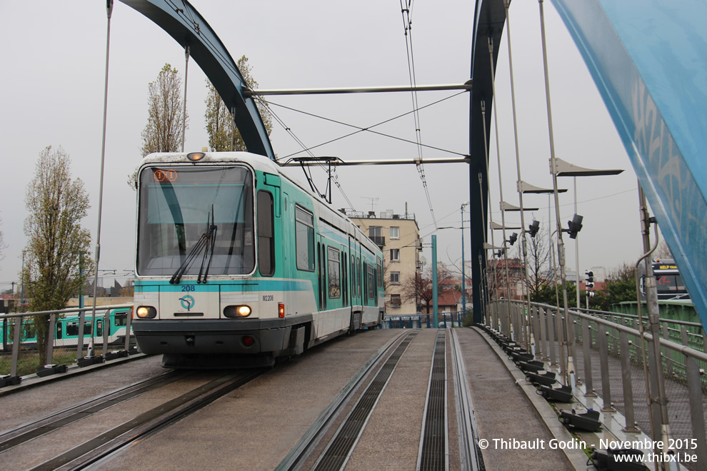 Tram 208 sur la ligne T1 (RATP) à Noisy-le-Sec