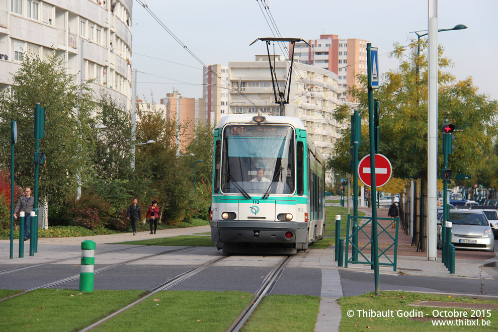 Tram 113 sur la ligne T1 (RATP) à Gennevilliers