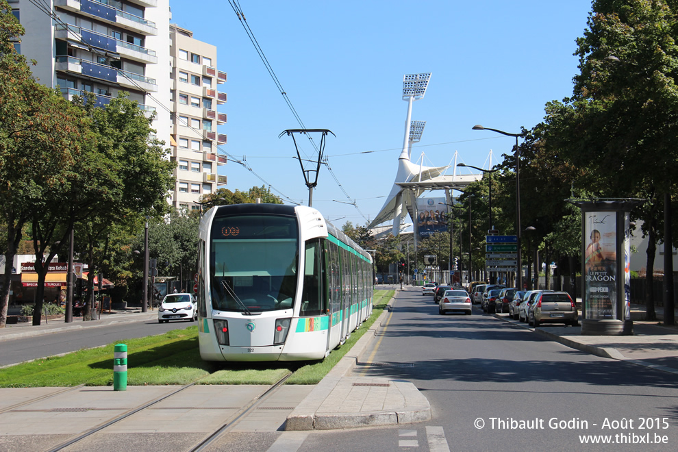 Tram 322 sur la ligne T3a (RATP) à Porte de Gentilly (Paris)