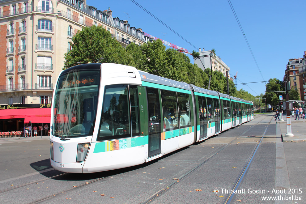 Tram 306 sur la ligne T3a (RATP) à Porte d'Orléans (Paris)