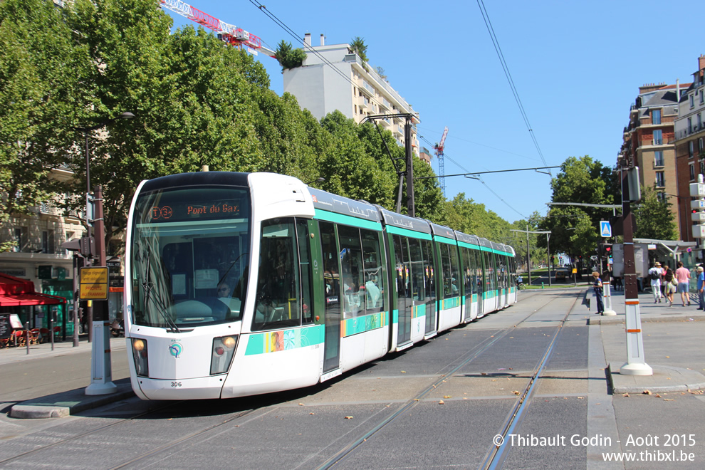 Tram 306 sur la ligne T3a (RATP) à Porte d'Orléans (Paris)