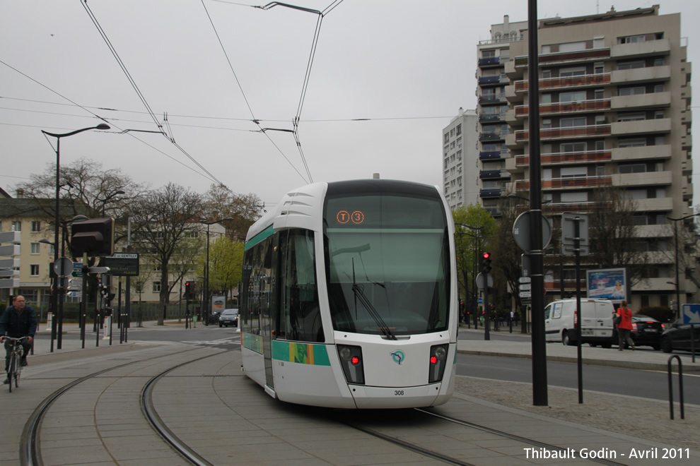 Tram 308 sur la ligne T3a (RATP) à Porte de Gentilly (Paris)