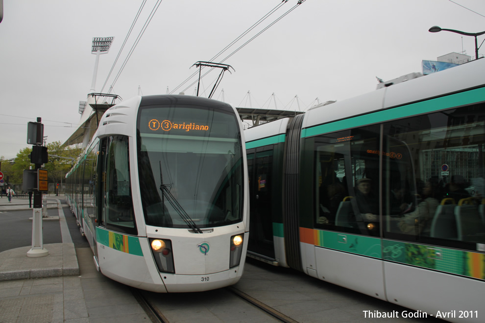 Tram 310 sur la ligne T3a (RATP) à Porte de Gentilly (Paris)