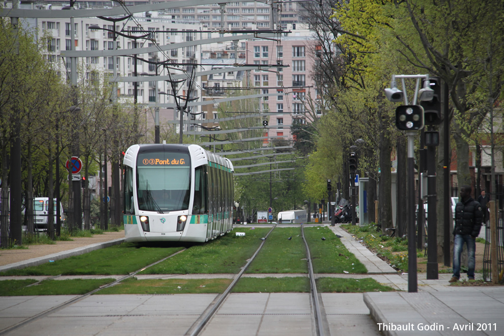 Tram 308 sur la ligne T3a (RATP) à Porte de Gentilly (Paris)