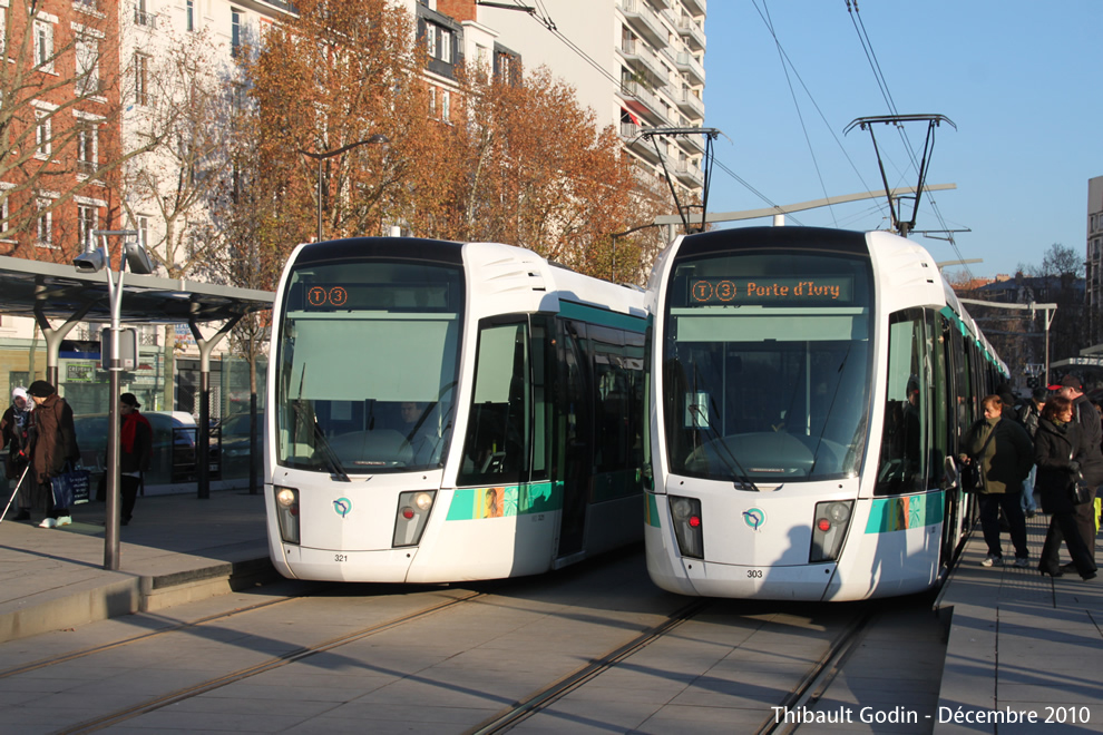 Trams 303 et 321 sur la ligne T3a (RATP) à Porte d'Italie (Paris)