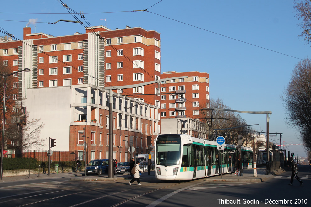 Tram 307 sur la ligne T3a (RATP) à Porte d'Ivry (Paris)